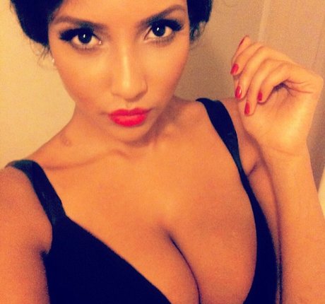 Naakte gelekte OnlyFans-foto van Shayliving