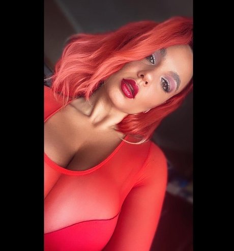 Naakte gelekte OnlyFans-foto van Acronopia