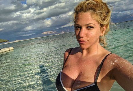 Nicolle A