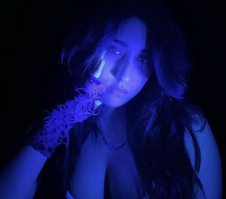 Naakte gelekte OnlyFans-foto van Jennmelon