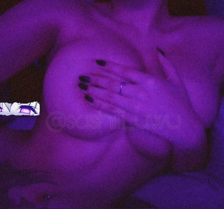 Naakte gelekte OnlyFans-foto van Sashiuwu