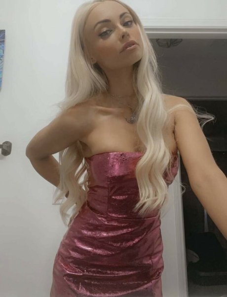 Naakte gelekte OnlyFans-foto van Katja Glieson