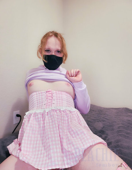 Naakte gelekte OnlyFans-foto van Peachiefemboy