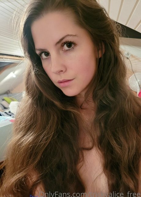 Naakte gelekte OnlyFans-foto van Trickyalicefree