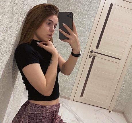 Naakte gelekte OnlyFans-foto van Helokitty