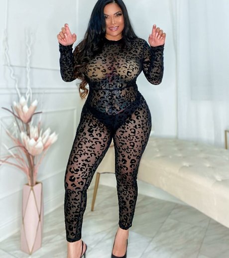 Naakte gelekte OnlyFans-foto van Mizuki Brown
