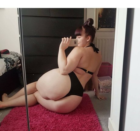Naakte gelekte OnlyFans-foto van Nicole Herring