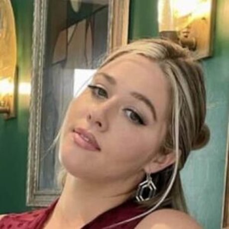 Naakte gelekte OnlyFans-foto van Ellanabryan