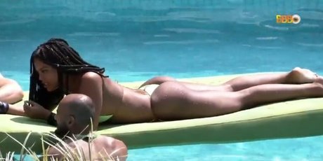 Naakte gelekte OnlyFans-foto van Bbb23