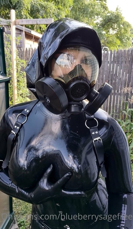 Naakte gelekte OnlyFans-foto van Blueberrysagefree