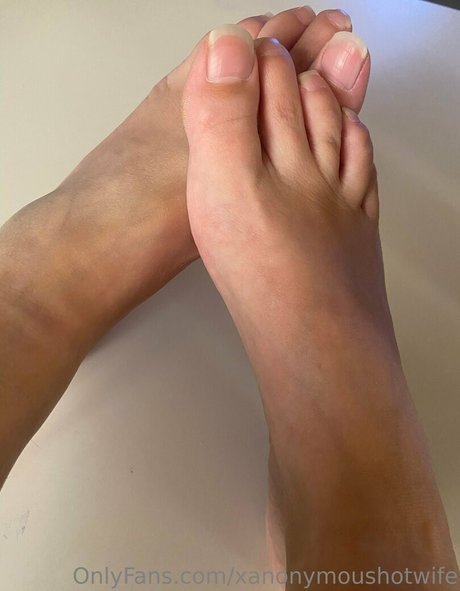 Naakte gelekte OnlyFans-foto van Xanonymoushotwife