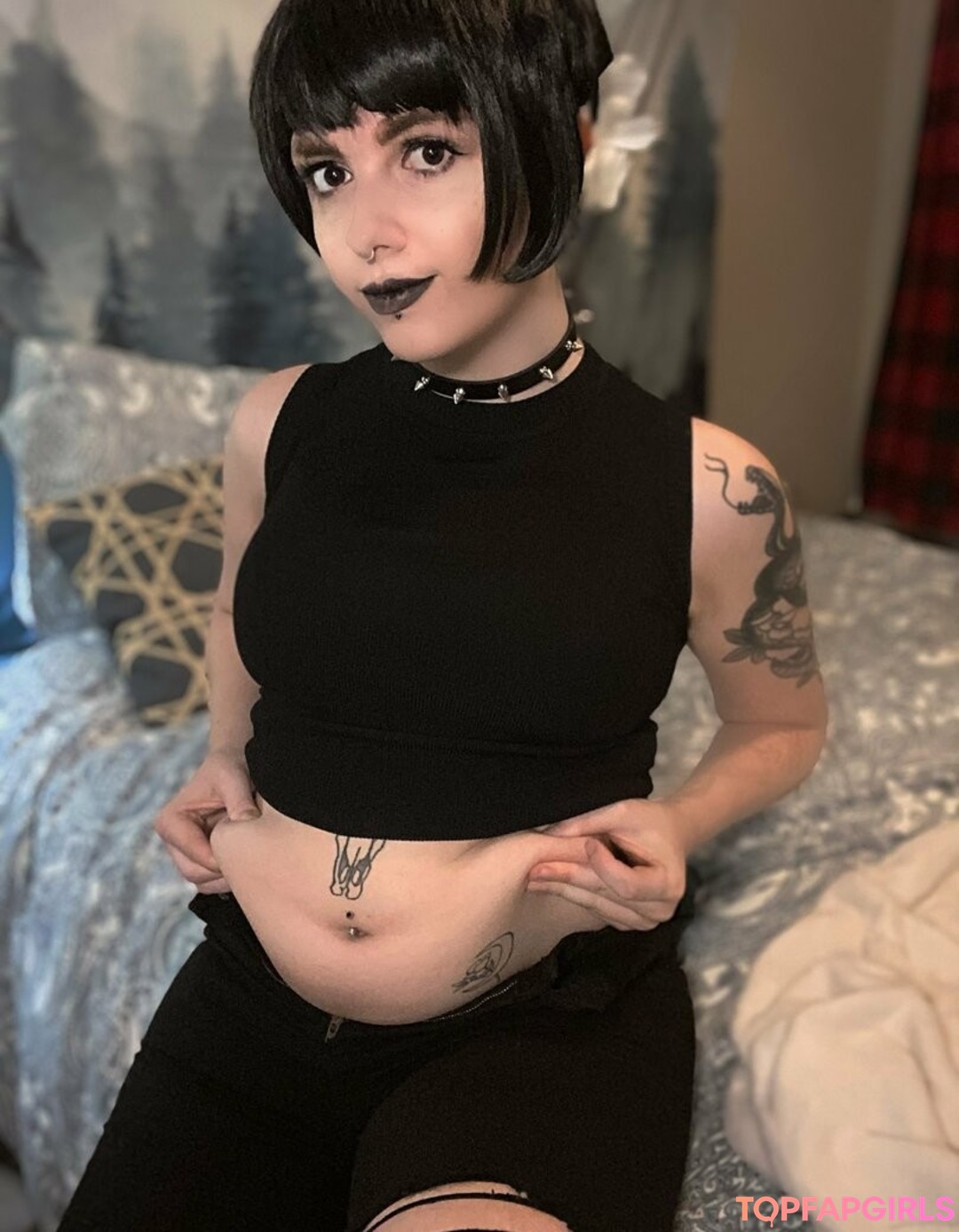 Naakte gelekte OnlyFans-foto van Bigbellybenni #46 Naakte gelekte OnlyFans-foto van Bigbellybenni #46