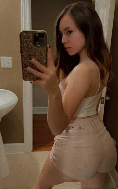 Naakte gelekte OnlyFans-foto van Pintsizejen