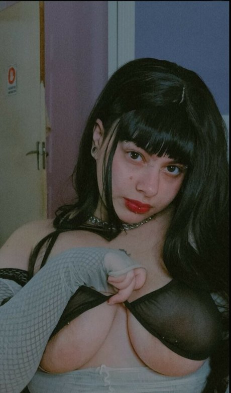 Naakte gelekte OnlyFans-foto van Bratzsw