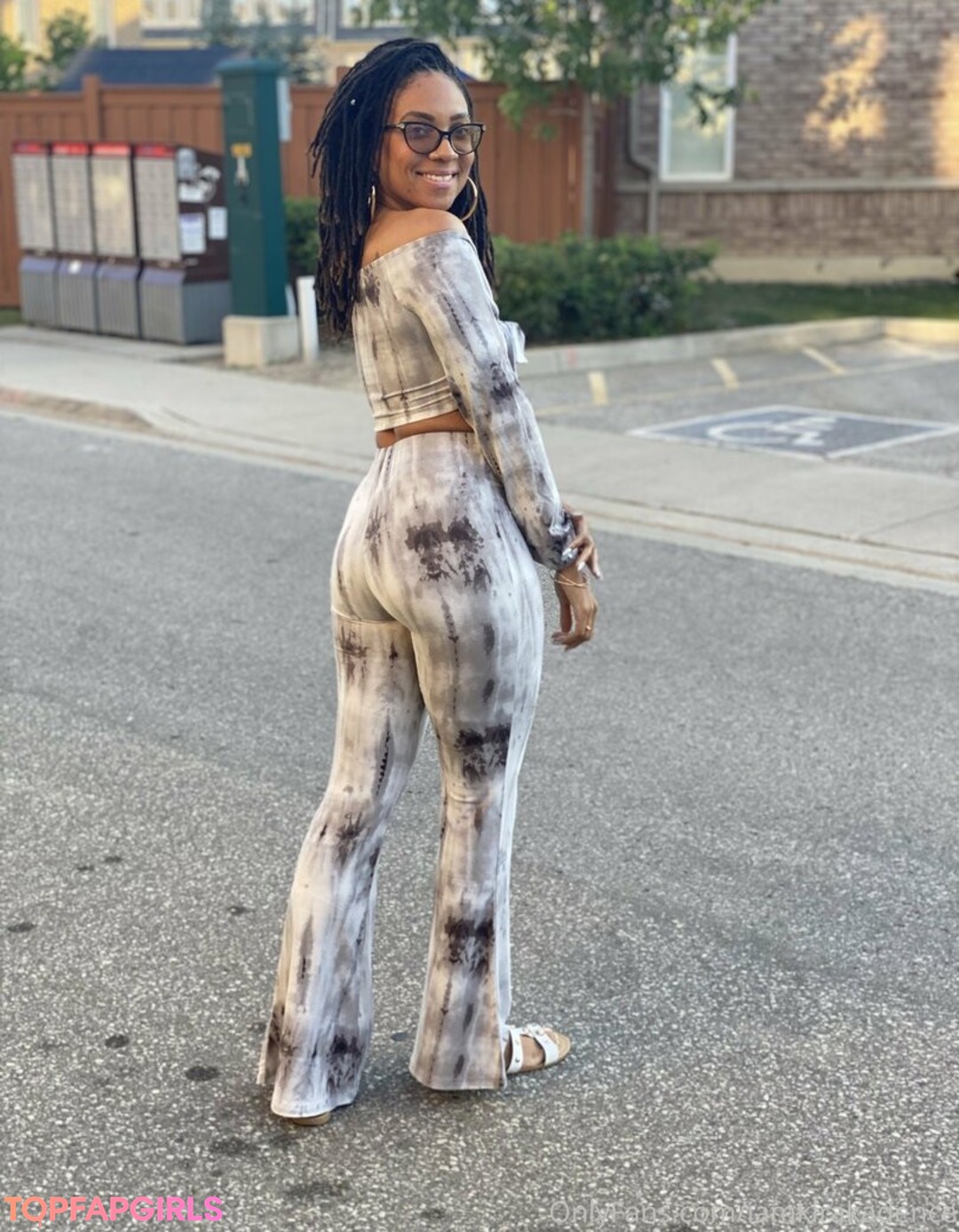 Naakte gelekte OnlyFans-foto van Iamkirakadence #21 Naakte gelekte OnlyFans-foto van Iamkirakadence #21