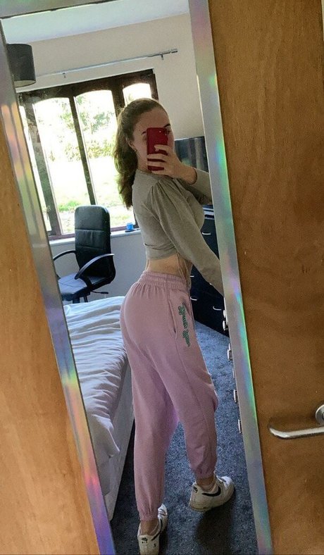 Naakte gelekte OnlyFans-foto van Sxarlettrose