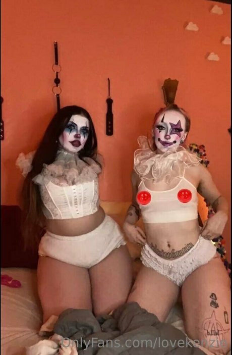 Naakte gelekte OnlyFans-foto van Lovekenzie