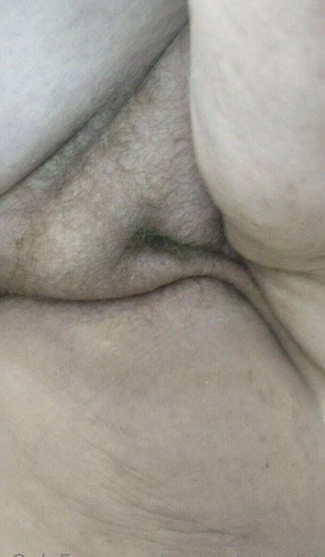 Naakte gelekte OnlyFans-foto van Midnightlust54