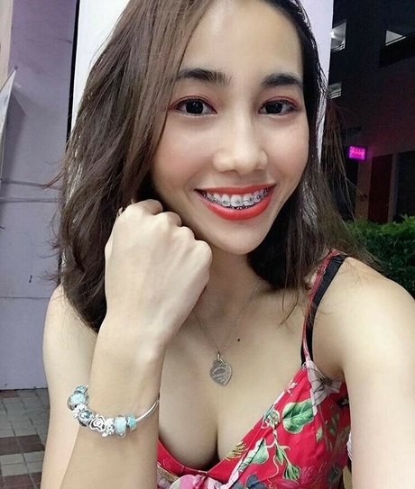 Naakte gelekte OnlyFans-foto van Offlinemandy