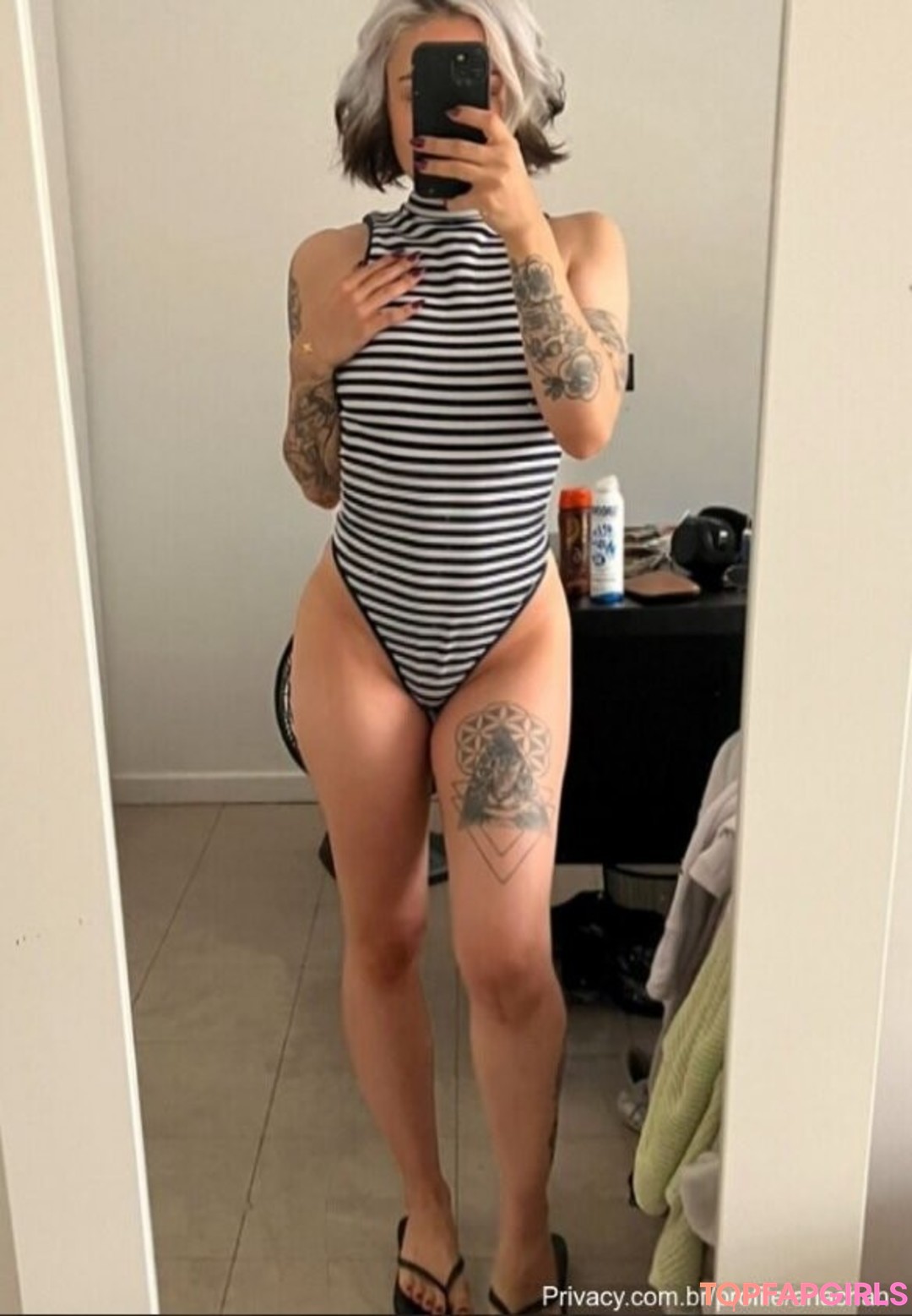 Naakte gelekte OnlyFans-foto van Anaimoura #3 Naakte gelekte OnlyFans-foto van Anaimoura #3