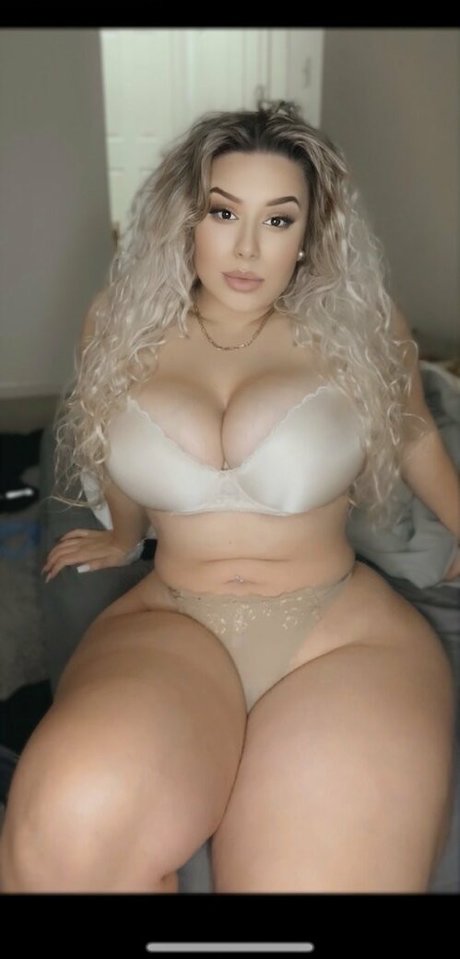 Naakte gelekte OnlyFans-foto van Blondiemami