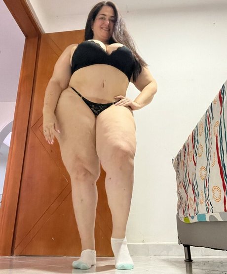 Naakte gelekte OnlyFans-foto van Patricia Curvy Xxl