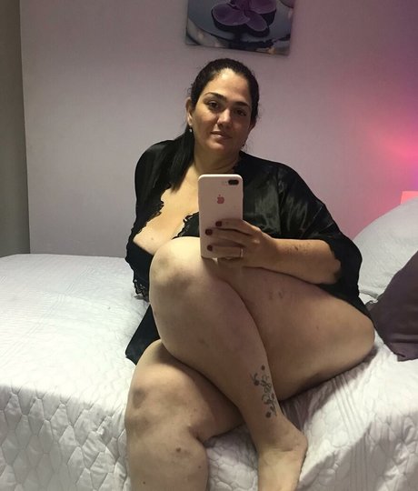 Naakte gelekte OnlyFans-foto van Patricia Curvy Xxl