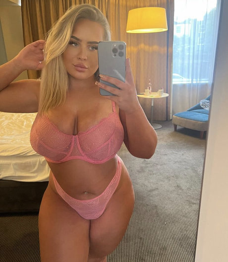 Naakte gelekte OnlyFans-foto van Molly Oshea