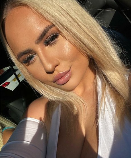Naakte gelekte OnlyFans-foto van Molly Oshea