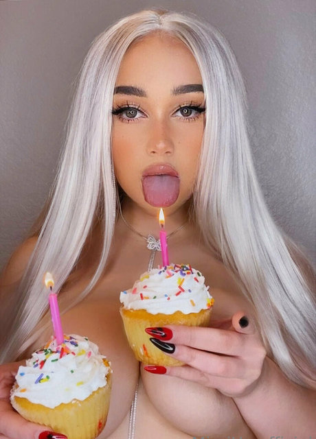 Naakte gelekte OnlyFans-foto van Mimixaoc