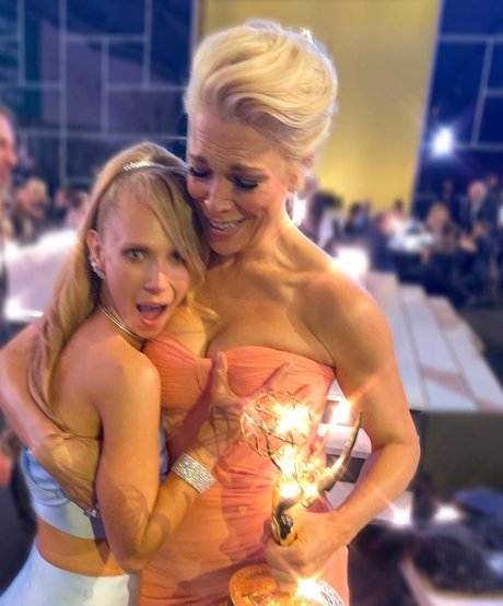 Naakte gelekte OnlyFans-foto van Hannah Waddingham