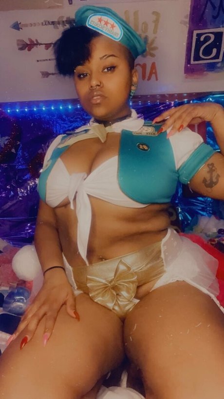 Naakte gelekte OnlyFans-foto van Jewelkitten