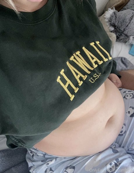 Naakte gelekte OnlyFans-foto van Sumbelly