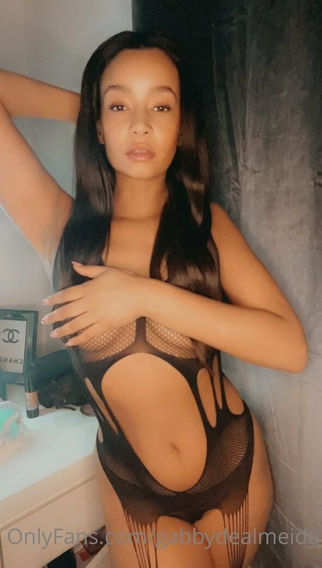 Naakte gelekte OnlyFans-foto van Gabbydealmeida
