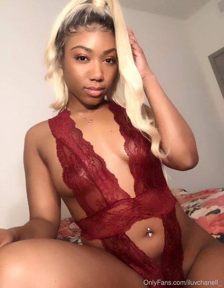 Naakte gelekte OnlyFans-foto van Iluvchanell