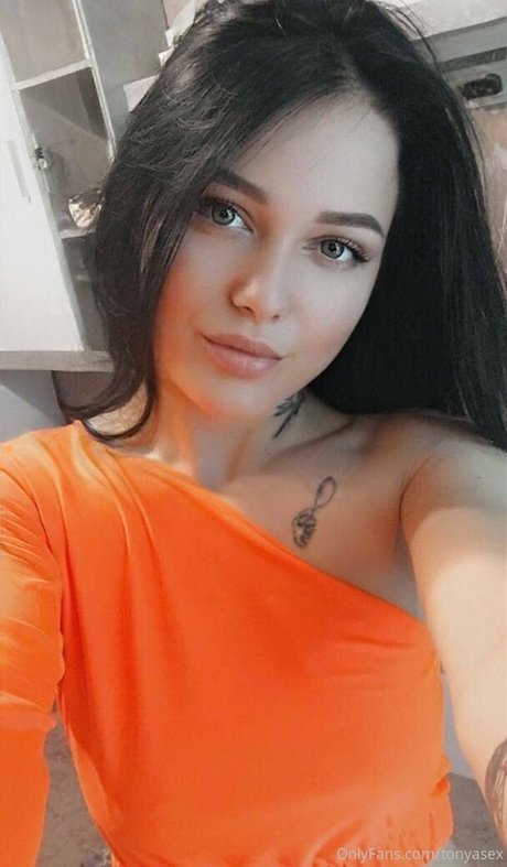 Naakte gelekte OnlyFans-foto van Selenaadoll1
