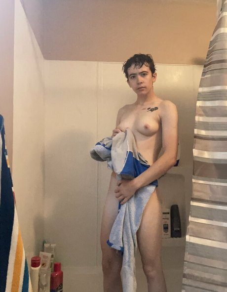 Naakte gelekte OnlyFans-foto van Cloudybrains