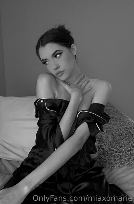 Naakte gelekte OnlyFans-foto van Miaxomarie