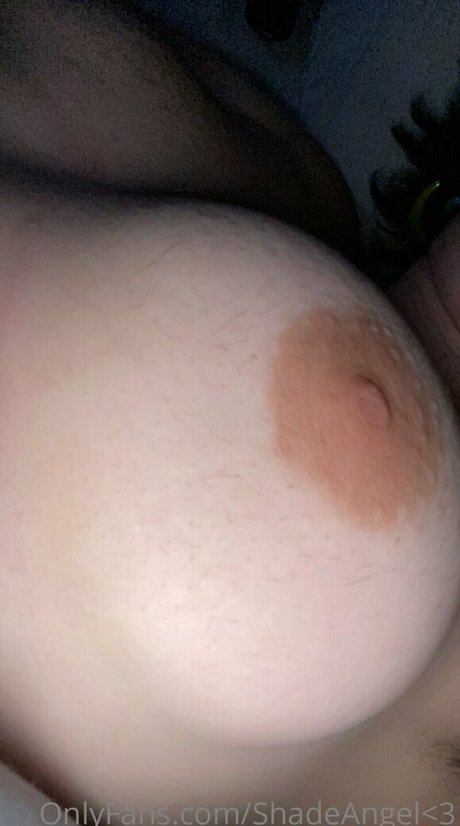 Naakte gelekte OnlyFans-foto van Shadeangel