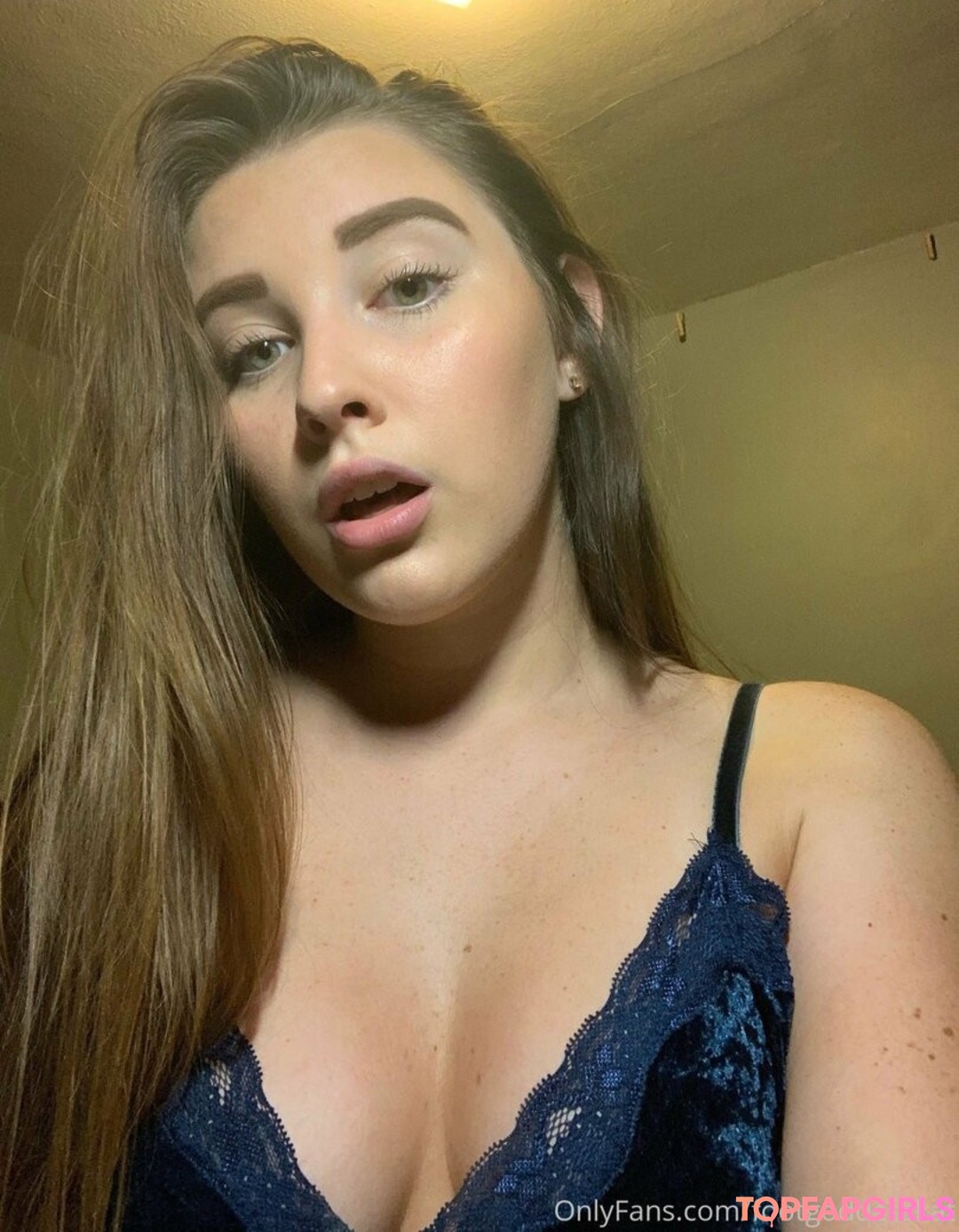 Naakte gelekte OnlyFans-foto van Footgoddesskat #38 Naakte gelekte OnlyFans-foto van Footgoddesskat #38