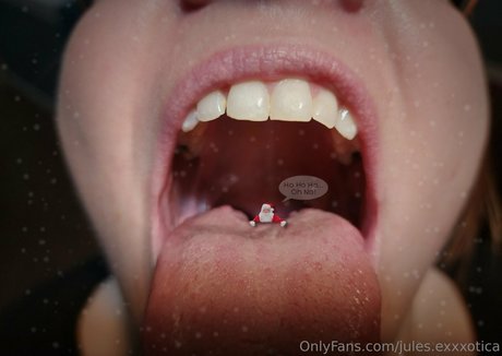 Naakte gelekte OnlyFans-foto van Julesexxxotica