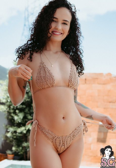 Mari Curly Suicide