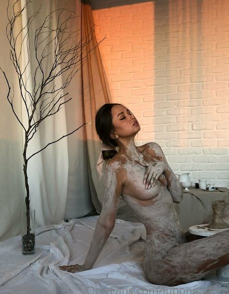 Naakte gelekte OnlyFans-foto van Lubonitafree