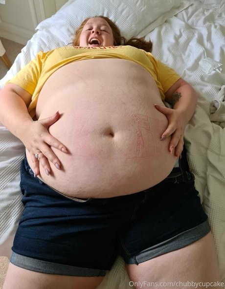 Naakte gelekte OnlyFans-foto van Chubbycupcake