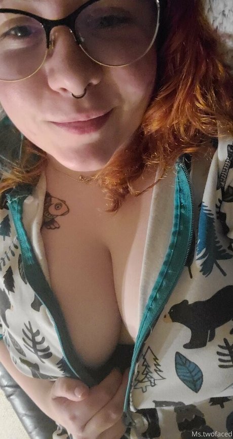 Mrandmrstwofaced