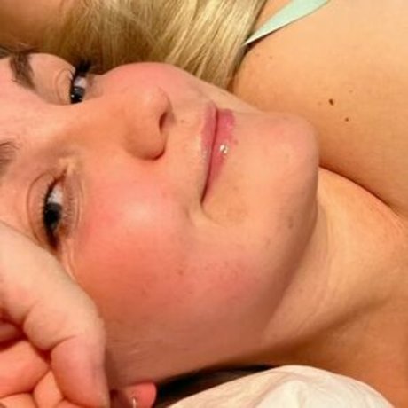 Naakte gelekte OnlyFans-foto van Jessylou