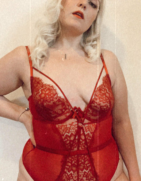 Naakte gelekte OnlyFans-foto van Jessylou