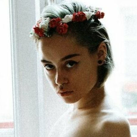 Naakte gelekte OnlyFans-foto van Aesalya
