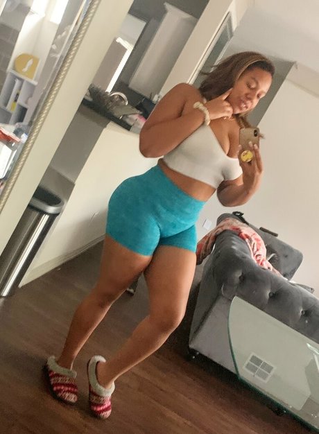 Naakte gelekte OnlyFans-foto van Realtexascurves