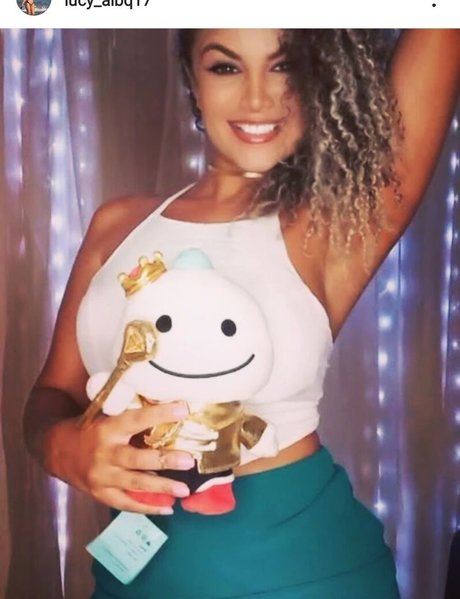 Naakte gelekte OnlyFans-foto van Lucyalbq17